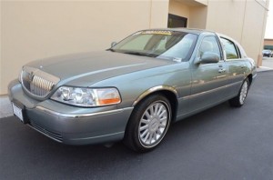 used town car $11998